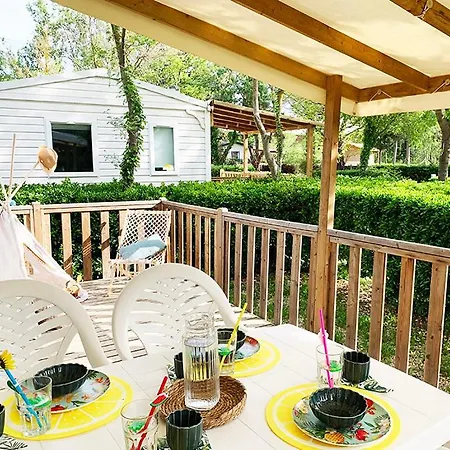 Camping Le Val De Cesse Mirepeisset Exterior photo